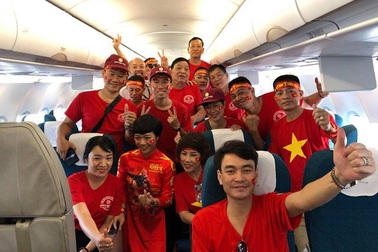 "Cháy tour" sang Malaysia cổ vũ bóng đá, người hâm mộ “trắng đêm” đăng ký