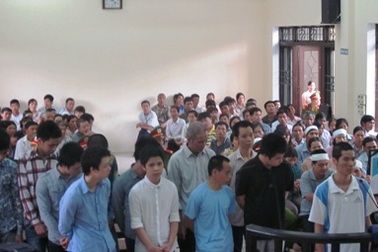 14 trai làng quây đánh đến chết 2 thanh niên vì dám... tán gái làng