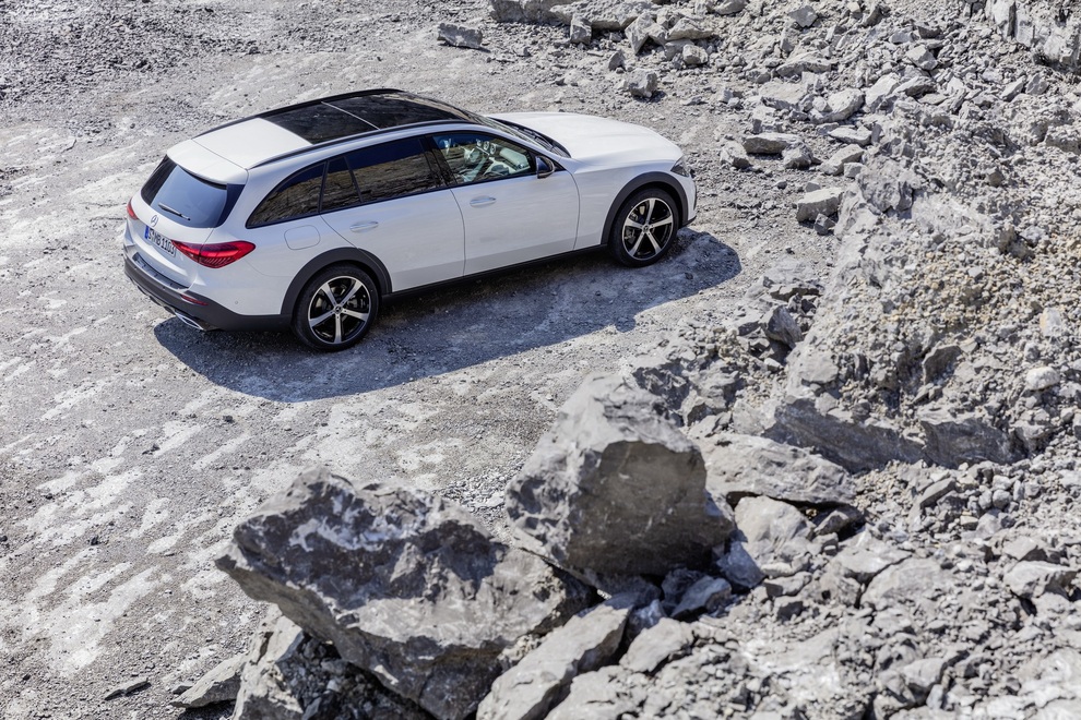 Mercedes-Benz C-Class có thêm phiên bản gầm cao All-Terrain - 9 Mercedes-Benz C-Class có thêm phiên bản gầm cao All-Terrain - 9