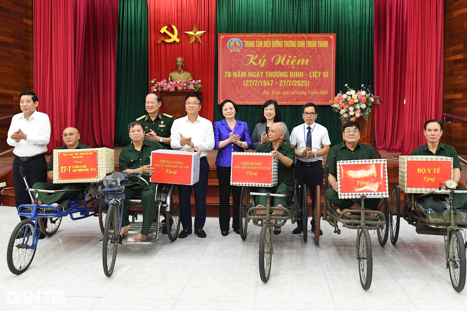 Tổng Bí thư: Chăm lo, đền đáp người có công là mệnh lệnh từ trái tim! - 11 Tổng Bí thư: Chăm lo, đền đáp người có công là mệnh lệnh từ trái tim! - 11