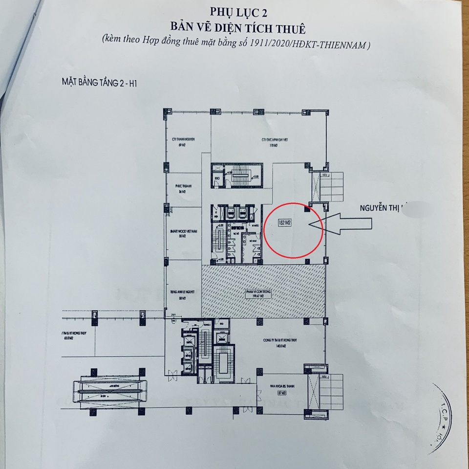 Vụ thủng sàn chung cư, 2 người rơi tự do: Trách nhiệm thuộc về ai? - 2 Vụ thủng sàn chung cư, 2 người rơi tự do: Trách nhiệm thuộc về ai? - 2