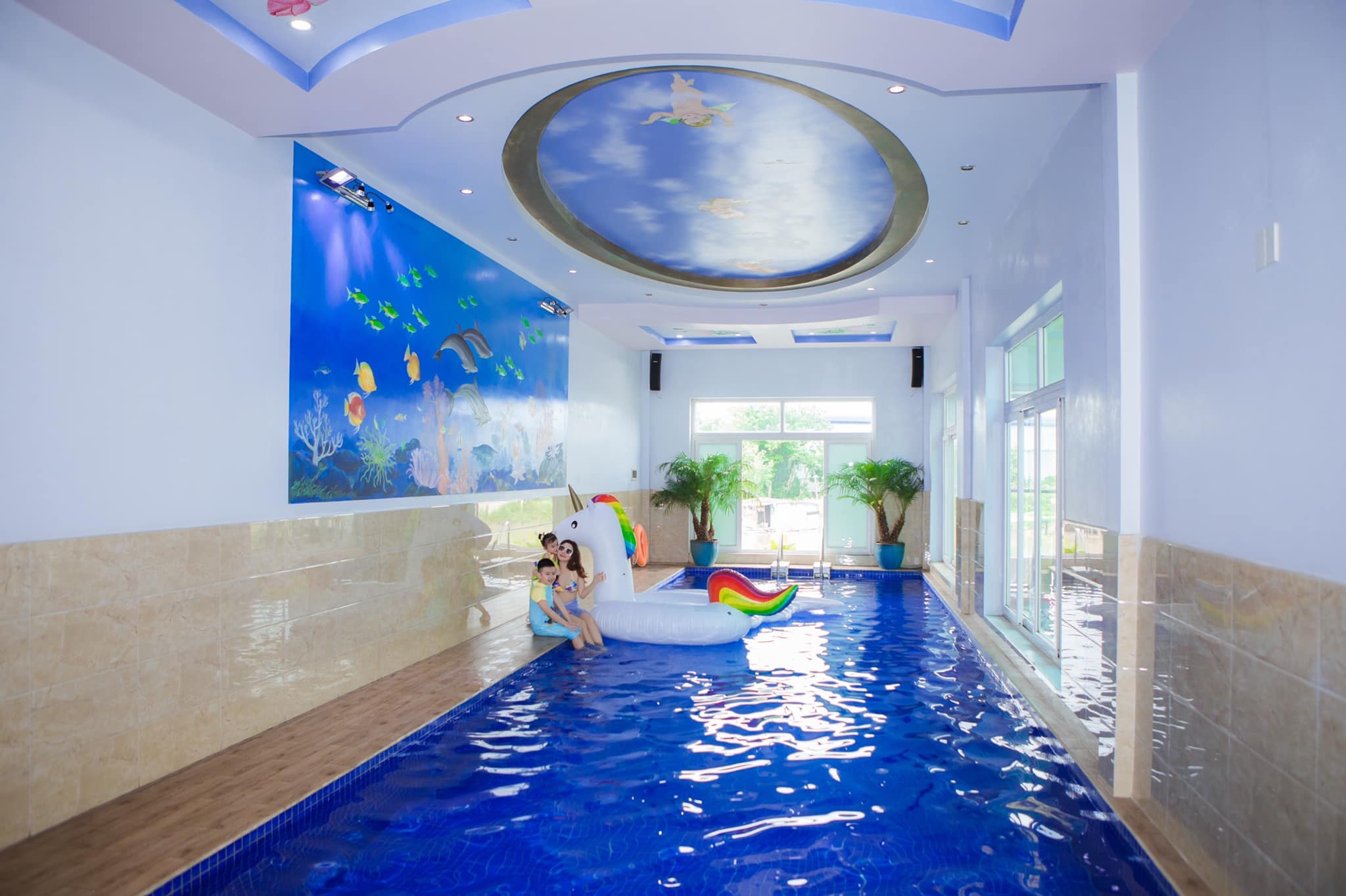 Choáng ngợp trước biệt thự 3000m2 của ca sĩ Vy Oanh và chồng đại gia - 8 Choáng ngợp trước biệt thự 3000m2 của ca sĩ Vy Oanh và chồng đại gia - 8