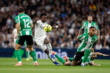Bàn thua phút cuối khiến Real Madrid gần hết hy vọng vô địch La Liga
