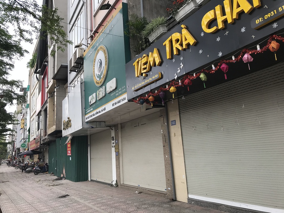 Tránh dịch Covid-19, hàng quán Hà Nội đồng loạt đóng cửa, chỉ nhận ship - 10 Tránh dịch Covid-19, hàng quán Hà Nội đồng loạt đóng cửa, chỉ nhận ship - 10