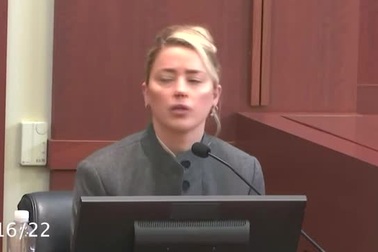 Nữ luật sư Camille Vasquez chất vấn Amber Heard trước tòa