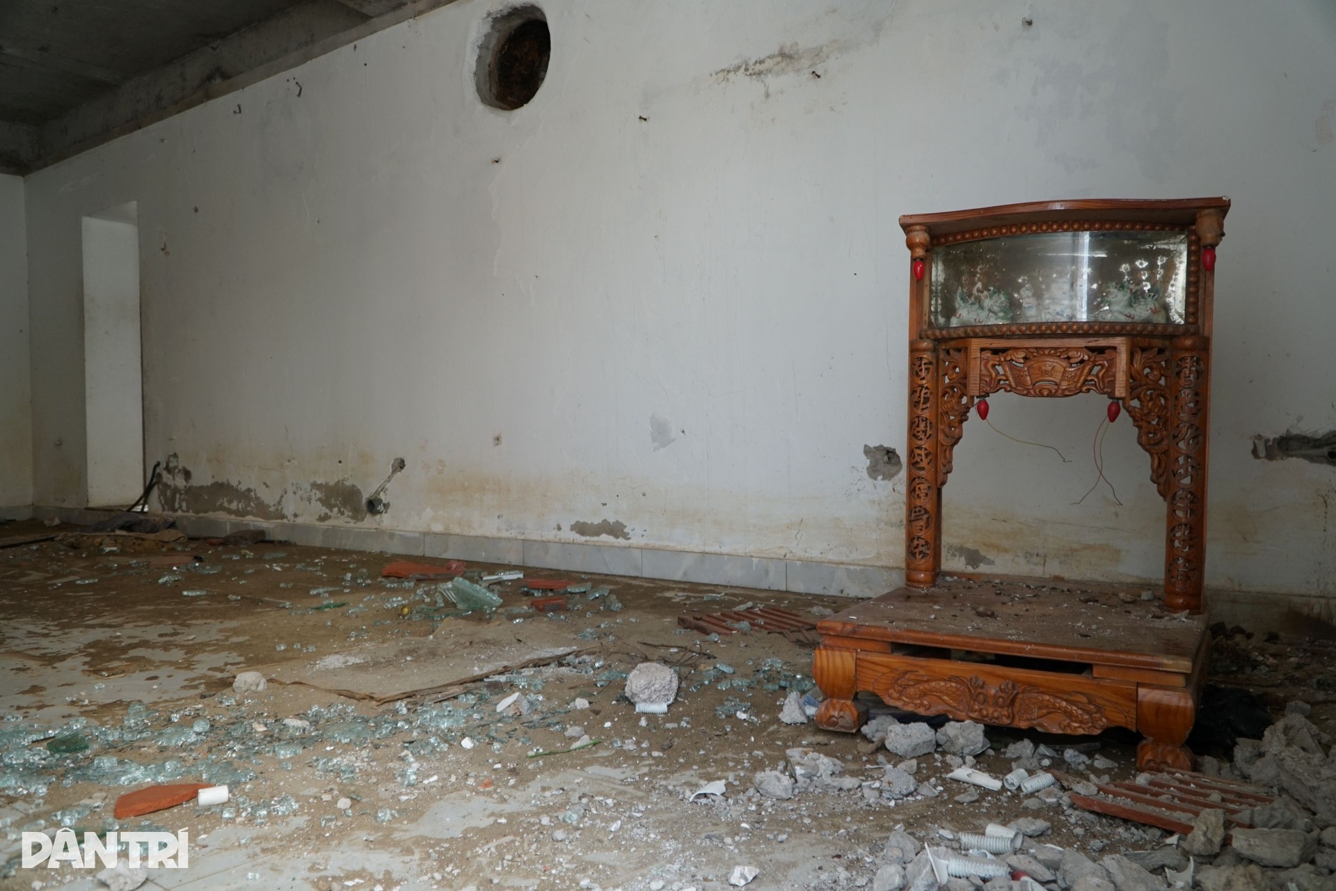 Loạt công trình FLC chuyển giao cho Sầm Sơn tơi tả, hoang tàn trên bãi biển - 4