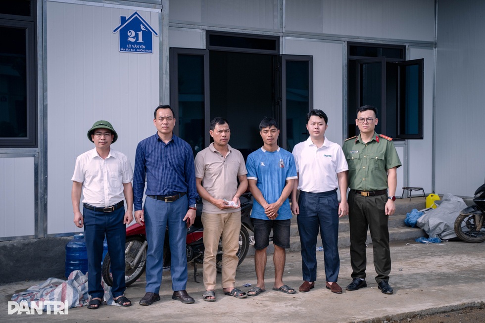 Trao gửi yêu thương đến mảnh đất Mường Than sau lũ - 4 Trao gửi yêu thương đến mảnh đất Mường Than sau lũ - 4