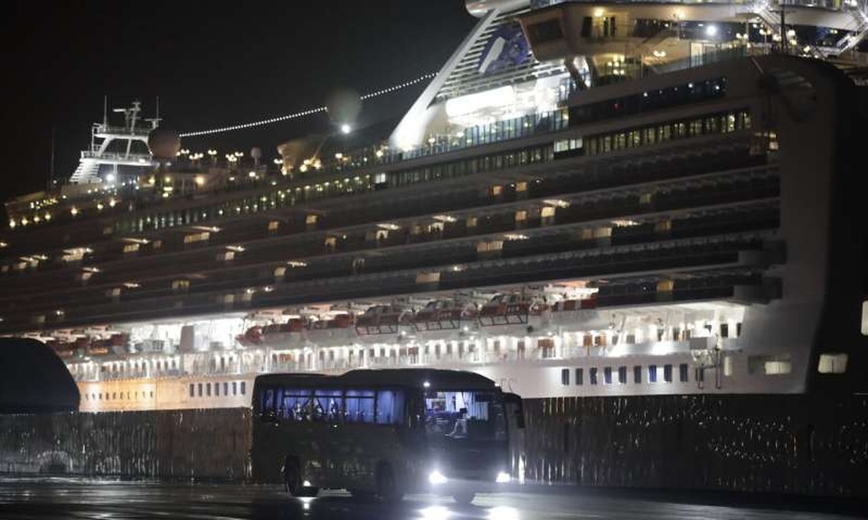 Vì sao du thuyền Diamond Princess vẫn trở thành ổ dịch dù đã được cách ly? - 2 Vì sao du thuyền Diamond Princess vẫn trở thành ổ dịch dù đã được cách ly? - 2