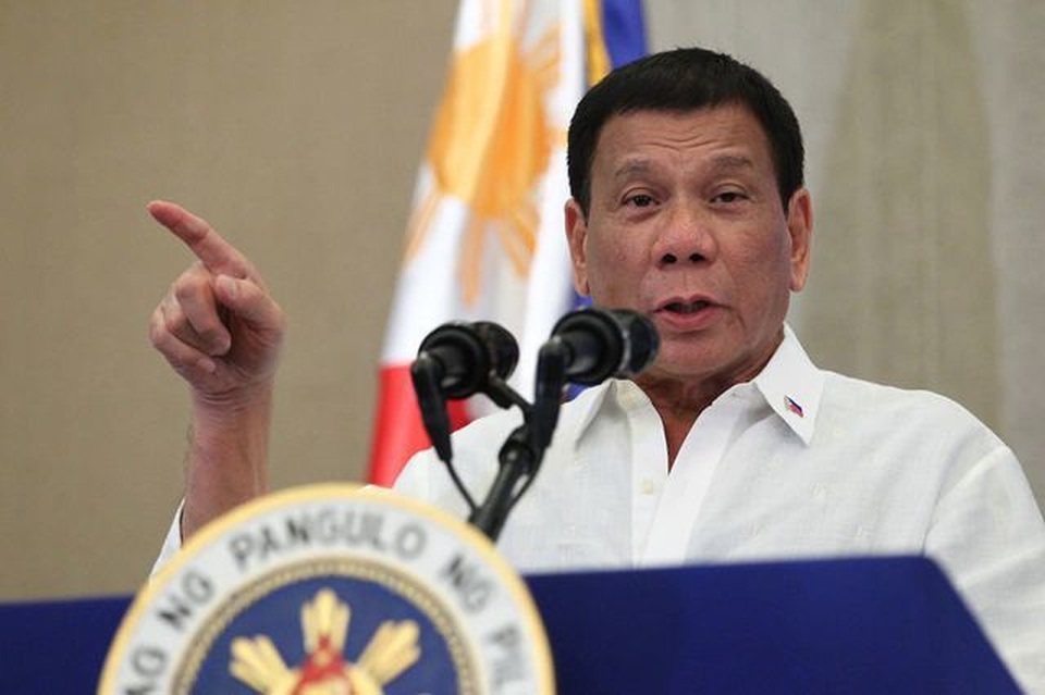 Tổng thống Philippines khuyên khử trùng khẩu trang bằng xăng - 1 Tổng thống Philippines khuyên khử trùng khẩu trang bằng xăng - 1