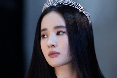 Lưu Diệc Phi lấy lại phong độ "thần tiên tỷ tỷ" trong ngày tái xuất