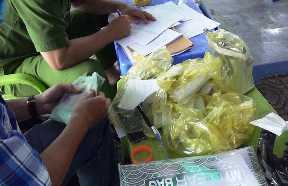 Bắt quả tang nhiều đối tượng đá gà qua mạng - 1 Bắt quả tang nhiều đối tượng đá gà qua mạng - 1