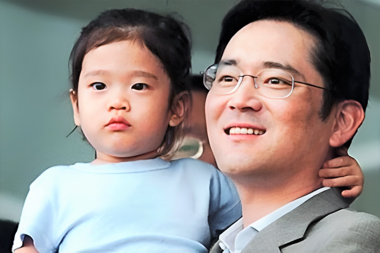 View - Hai tiểu thư Gen Z nổi đình đám của gia tộc tài phiệt Samsung | Báo Dân trí
