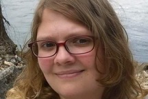 Cô gái bị nấc trong 8 năm liền