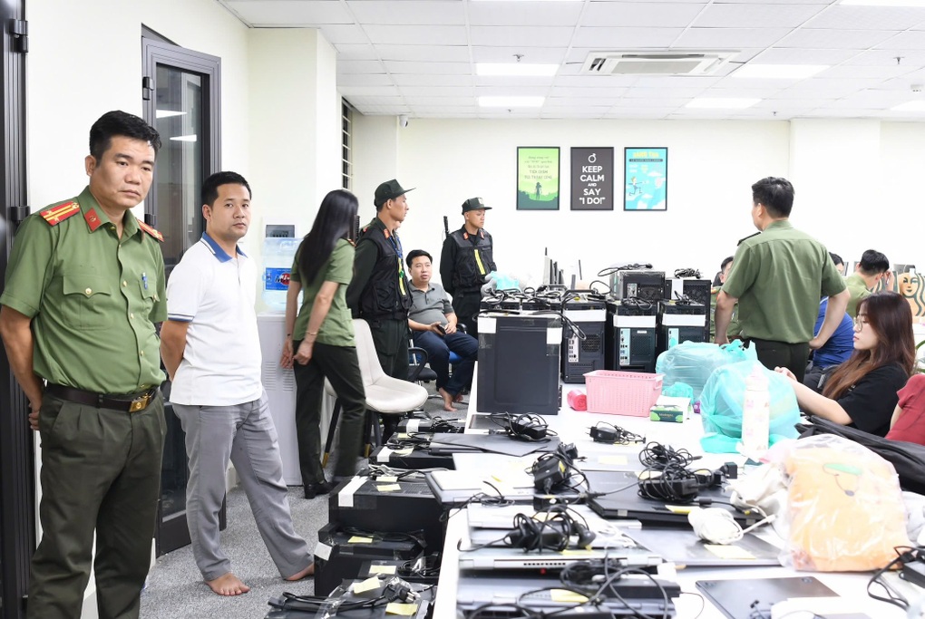 Triệt phá nhóm tội phạm xuyên quốc gia lừa đảo tiền ảo hàng tỷ USD - 2 Triệt phá nhóm tội phạm xuyên quốc gia lừa đảo tiền ảo hàng tỷ USD - 2