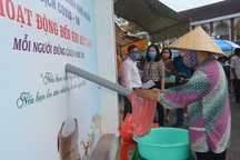 “Cây ATM gạo” đầu tiên ở Sóc Trăng “nhả” 6 tấn gạo giúp người khó khăn