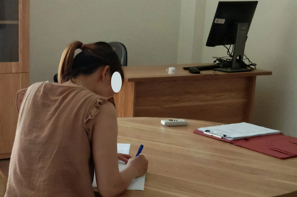 Cuộc trốn chạy khỏi những gã chồng ác quỷ - 2 Cuộc trốn chạy khỏi những gã chồng ác quỷ - 2