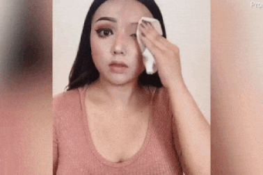 Sửng sốt với phong cách trang điểm “đẹp như tượng”