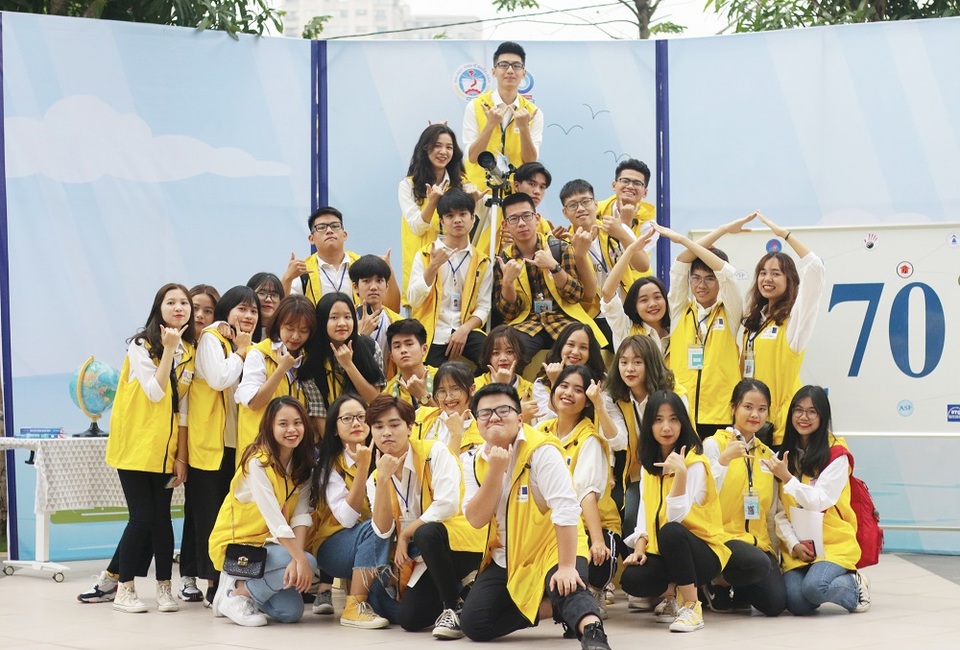 Hơn 800 bạn trẻ ĐH Kinh tế Quốc dân tưng bừng kỷ niệm Ngày hội học sinh, sinh viên - 3