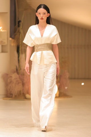 Á hậu Châu Anh, Hà Kino tôn vinh vẻ đẹp người H’Mông qua thời trang gai dầu - 10