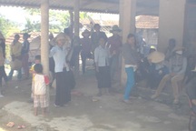 Quảng Ngãi: 3 người chết, 13 người mờ mắt nghi do thuốc diệt cỏ