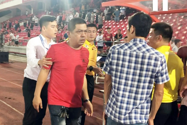 Trọng tài Hoàng Ngọc Hà: "CĐV Hải Phòng túm cổ, nhổ nước bọt vào mặt tôi"
