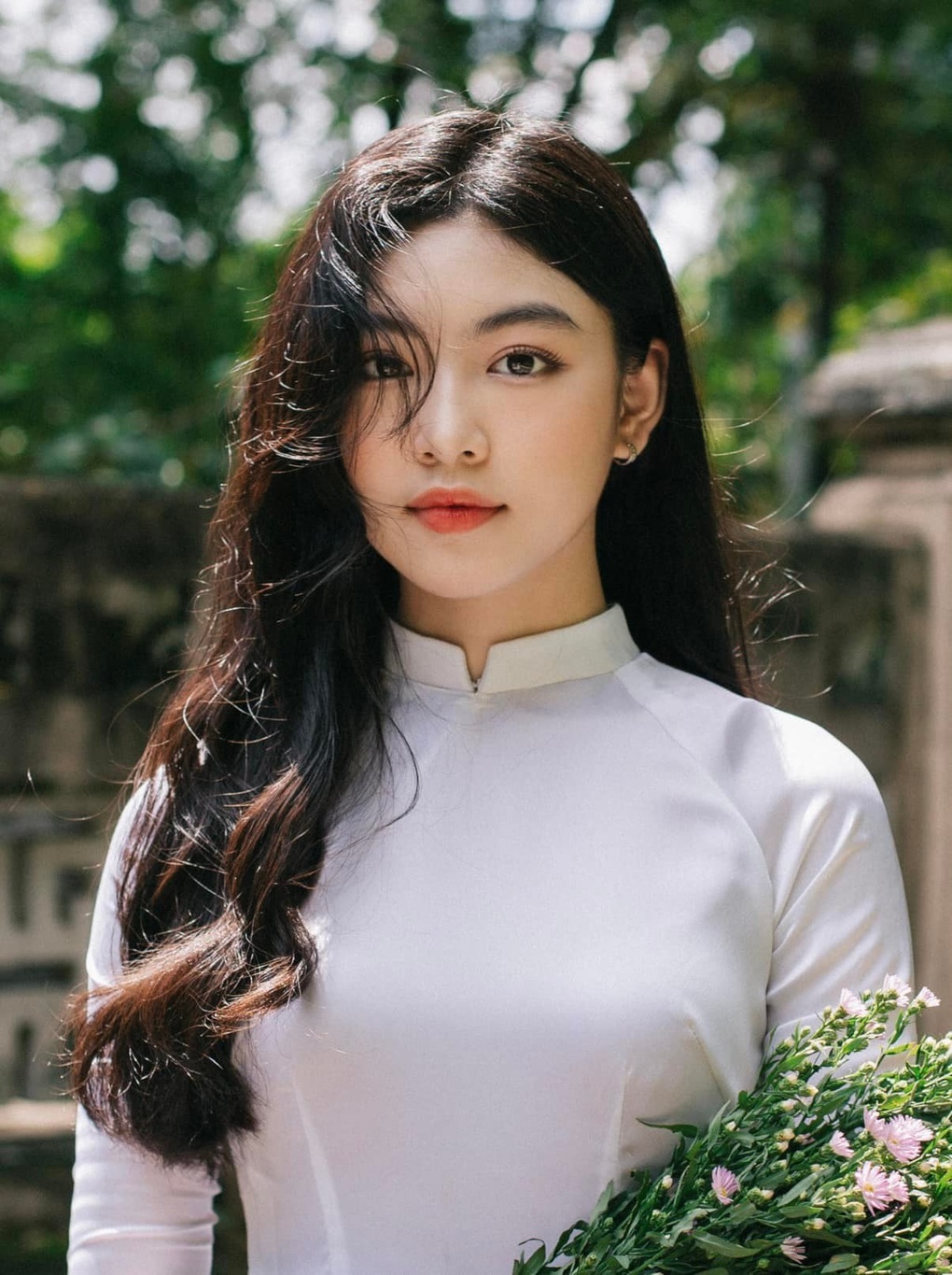 Lọ Lem: Con gái MC Quyền Linh tuổi 16 xinh đẹp như hoa hậu - 4 Lọ Lem: Con gái MC Quyền Linh tuổi 16 xinh đẹp như hoa hậu - 4
