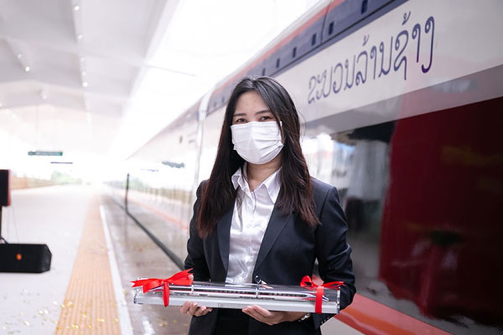 Đoàn tàu cao tốc Triệu Voi Lào mới nhận từ Trung Quốc - 7 Đoàn tàu cao tốc Triệu Voi Lào mới nhận từ Trung Quốc - 7