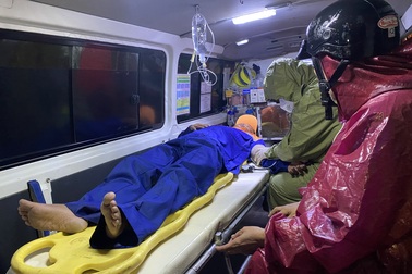 Đà Nẵng: 4 tàu cá bị chìm, 2 ngư dân mất tích