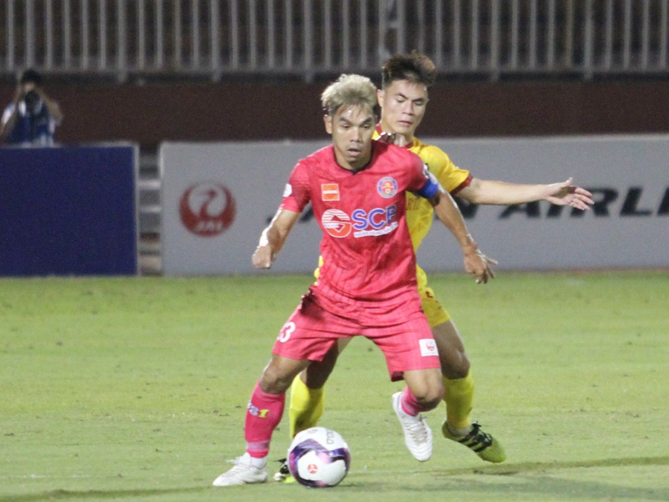 Ngoại binh đá hỏng phạt đền, HL Hà Tĩnh thua sát nút Sài Gòn FC - 8 Ngoại binh đá hỏng phạt đền, HL Hà Tĩnh thua sát nút Sài Gòn FC - 8