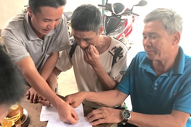 Giả mạo chữ ký rút tiền hỗ trợ người dân tái định cư?