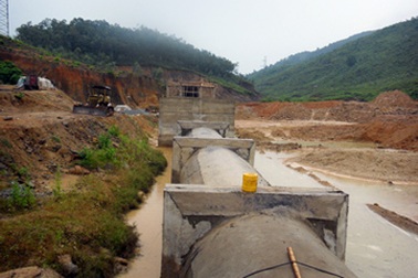 “Hậu” Z20, lo chất lượng đập Khe Dọc