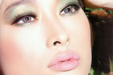 Quỳnh Thi: Không bỏ qua một xăng ti mét nào trên cơ thể