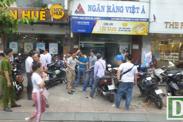 Điều tra vụ cướp ngân hàng giữa ban ngày ở Sài Gòn