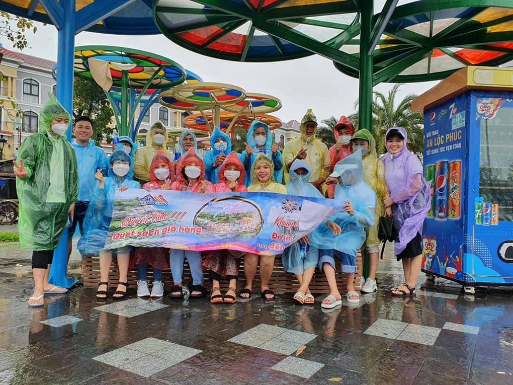 Khách đồng loạt hủy tour Phú Quốc vì mưa bão, công ty du lịch lỗ cả tỷ đồng - 1 Khách đồng loạt hủy tour Phú Quốc vì mưa bão, công ty du lịch lỗ cả tỷ đồng - 1
