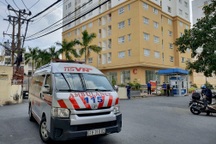 TPHCM: Người đàn ông "rơi tự do" từ tầng lầu một chung cư xuống đất