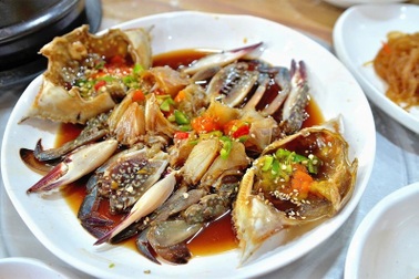 Cua sống ngâm tương: Đặc sản xứ Hàn khiến nhiều du khách "hoảng hồn"