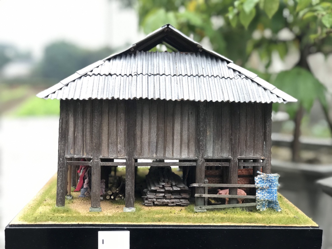 Ngắm nhìn mô hình nhà sàn Tây Bắc sống động của chàng trai Nghệ An - 5 Ngắm nhìn mô hình nhà sàn Tây Bắc sống động của chàng trai Nghệ An - 5