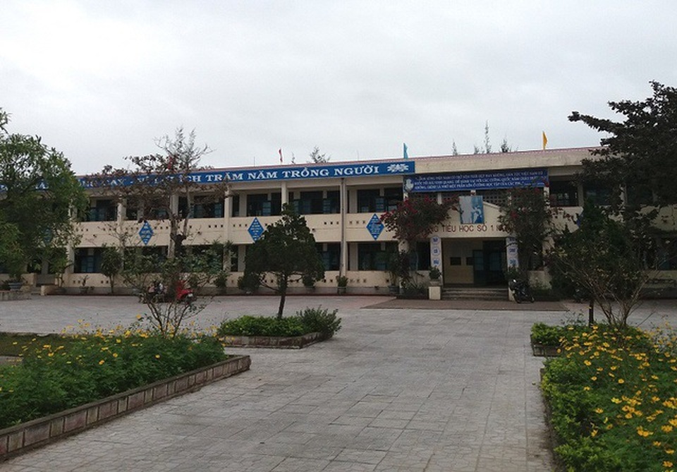 Những cái bạt tai học trò làm “đau tim” dư luận năm 2019 - 4 Những cái bạt tai học trò làm “đau tim” dư luận năm 2019 - 4