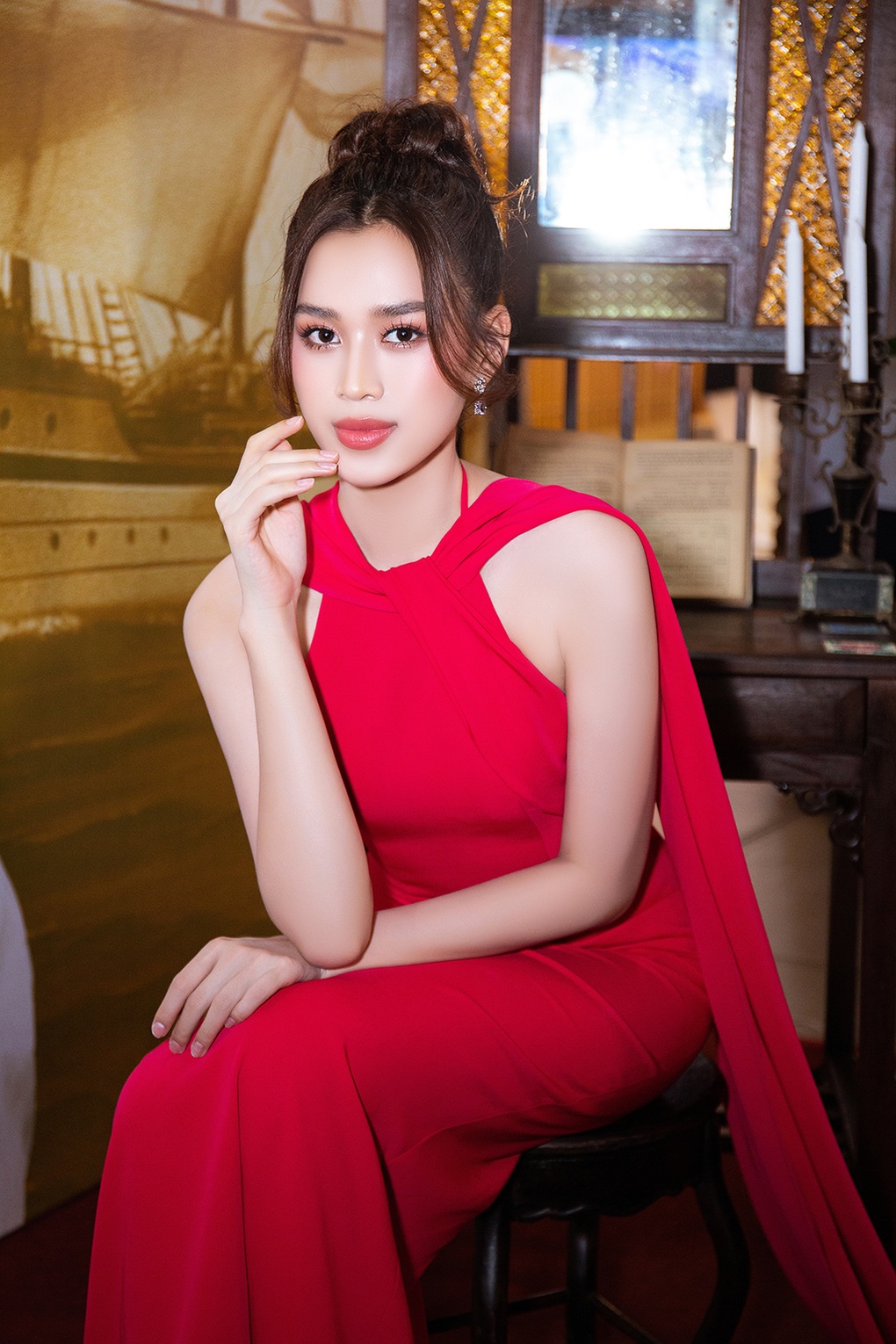 Giữa ồn ào, Đỗ Thị Hà xuất hiện rạng rỡ, hé lộ lý do sụt cân - 1 Giữa ồn ào, Đỗ Thị Hà xuất hiện rạng rỡ, hé lộ lý do sụt cân - 1