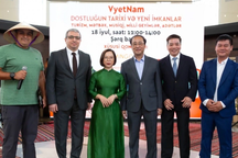 Áo dài, nón lá rực rỡ trong lễ hội "Ngày Việt Nam" tại Azerbaijan