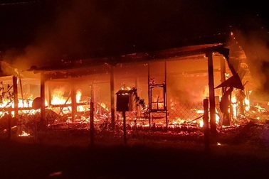 Nhà cháy rụi trong đêm, đôi vợ chồng giáo viên trắng tay