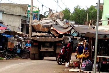 “Hung thần” đá tảng vẫn lộng hành