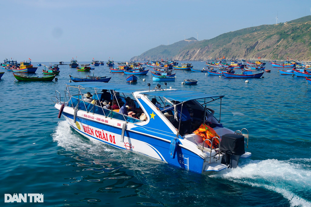 Từ làng chài nghèo say ngủ đến thiên đường biển đảo - 3 Từ làng chài nghèo say ngủ đến thiên đường biển đảo - 3