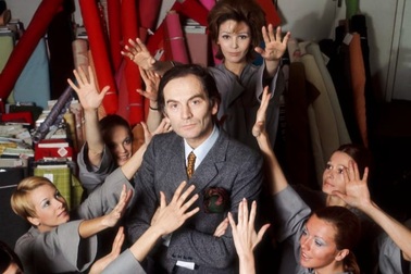 Nhà thiết kế thời trang huyền thoại Pierre Cardin qua đời ở tuổi 98