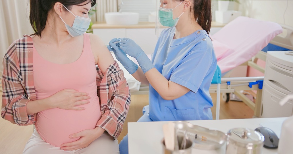 Hơn 50% trẻ sơ sinh mắc ho gà nặng do lây từ người thân - 2 Hơn 50% trẻ sơ sinh mắc ho gà nặng do lây từ người thân - 2