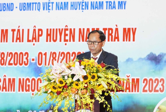 Bí thư Huyện ủy Nam Trà My-Lê Thanh Hưng phát biểu ôn lại chặng đường 20 năm qua