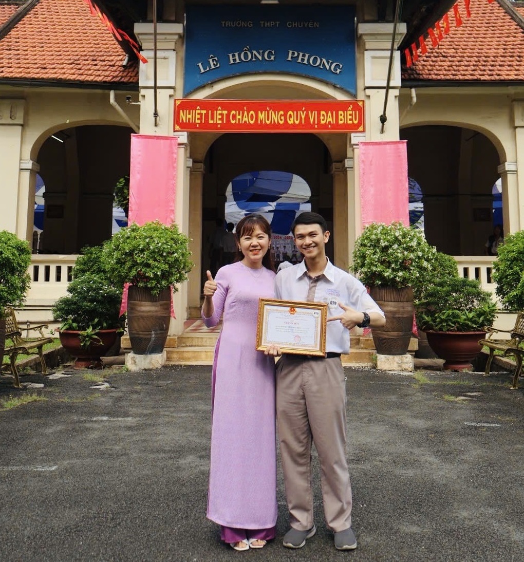 Nam sinh trường chuyên hàng đầu TPHCM đạt thủ khoa kép đại học - 2 Nam sinh trường chuyên hàng đầu TPHCM đạt thủ khoa kép đại học - 2