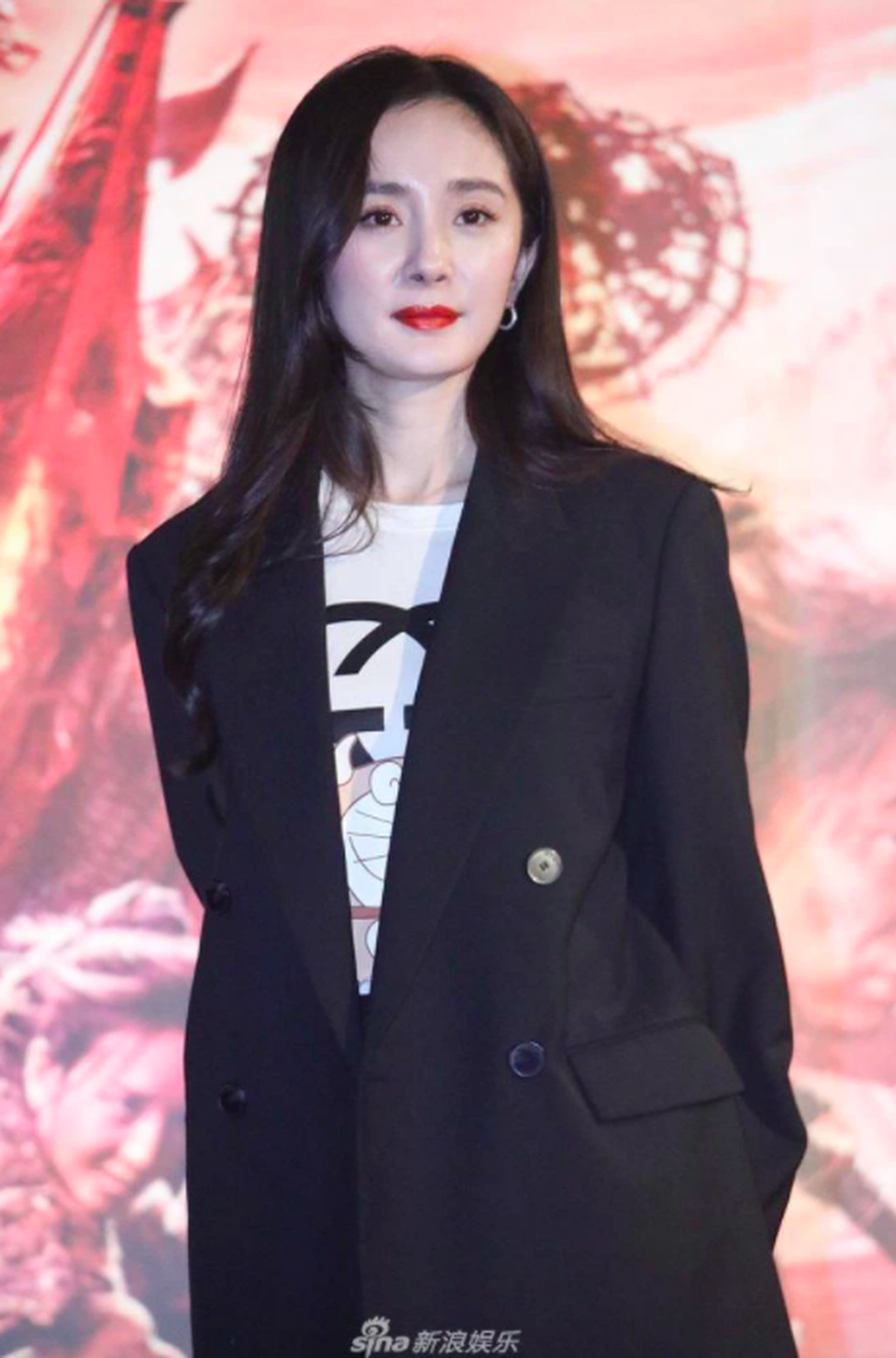 Dương Mịch mải mê làm việc, Lưu Khải Uy tất bật trông con - 10