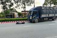 Theo em đến lớp, nữ sinh bị xe tải tông tử vong ở TPHCM