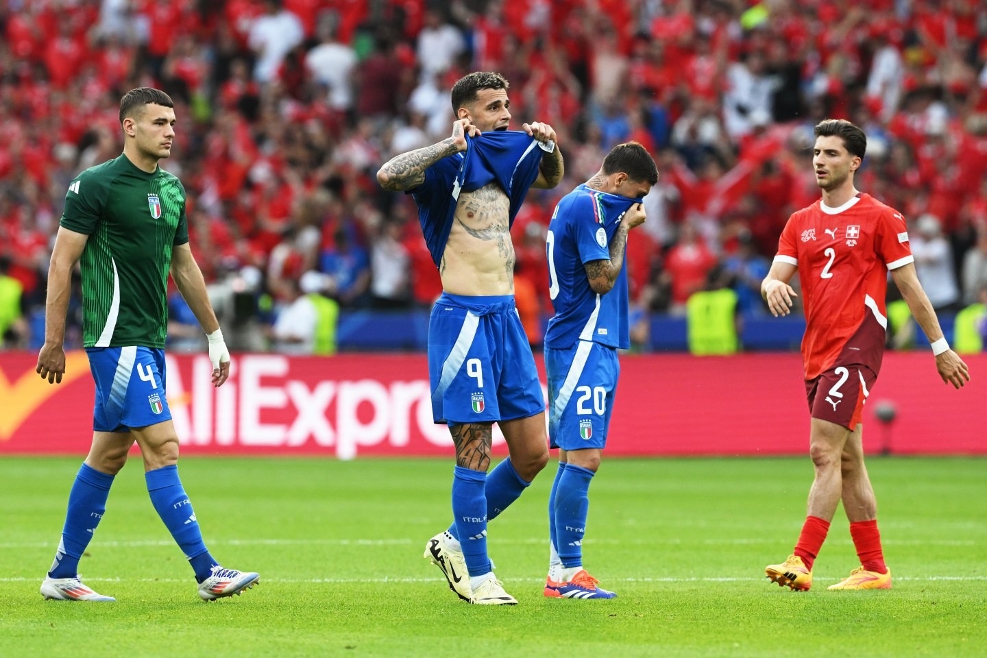 कोच स्पैलेटी: जब इटली स्विट्जरलैंड से हारा तो मैं जिम्मेदारी लेता हूं - 1 HLV Spalletti: Tôi nhận trách nhiệm khi Italy thua Thụy Sĩ - 1